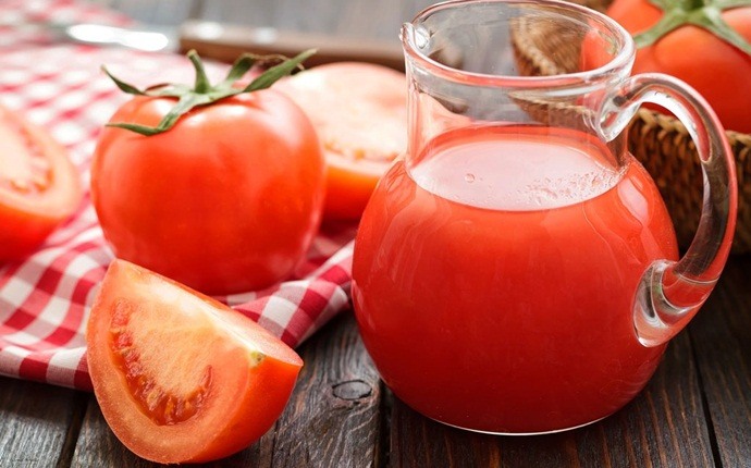 summer face pack - tomato juice face pack