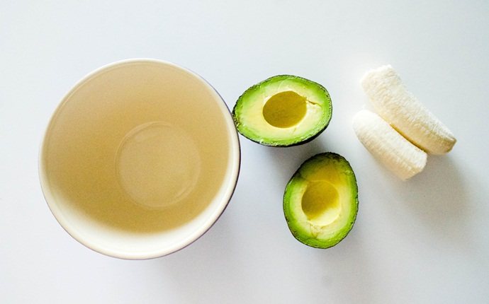 face pack for sensitive skin - avocado and banana face pack for sensitive skin