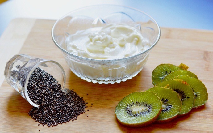 baby shower recipes - kiwi-yogurt cups