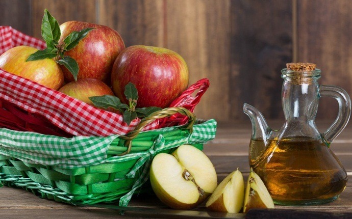 home remedies for burping - lemon, baking soda, apple cider vinegar, and water