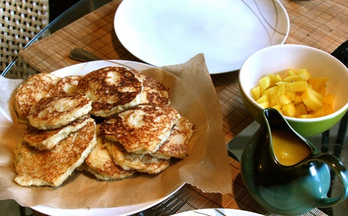 healthy pancake recipes - mango whole wheat pancake