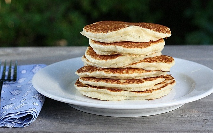 healthy pancake recipes - oatmeal coconut pancakes