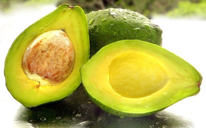 face pack for sensitive skin - simple avocado face pack for sensitive skin