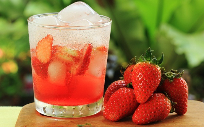 baby shower recipes - strawberry lemonade