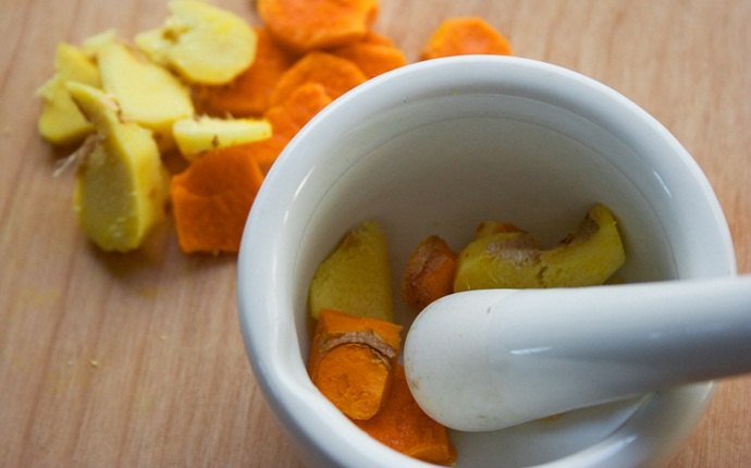 turmeric for asthma - turmeric, ginger, and pepper