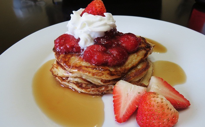 healthy pancake recipes - yogurt and semolina pancakes