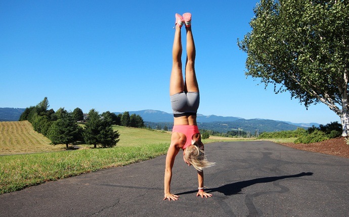 total body workouts -handstands