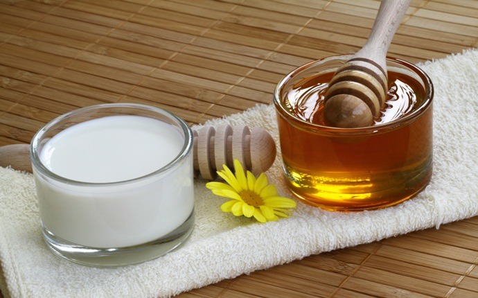 how to treat hyperpigmentation - honey and milk