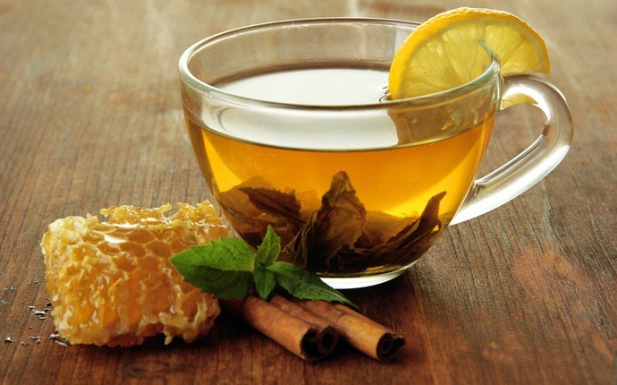 honey for sore throat - honey tea