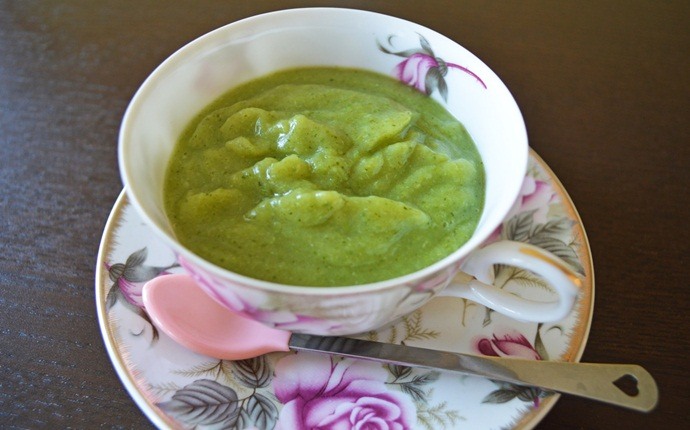 baby puree recipes - parsnip and pea puree