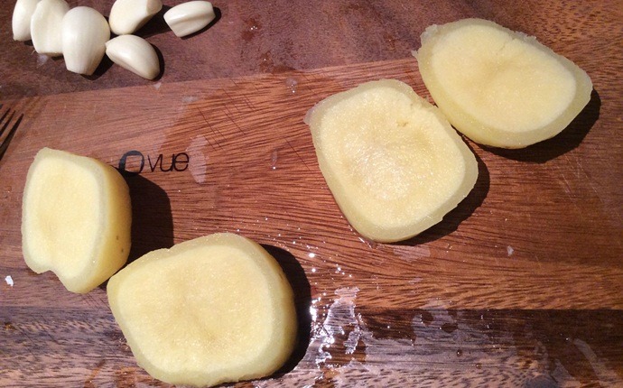 potato for dark circles - potato cool poultice