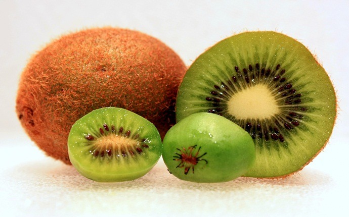 face pack for glowing skin - almond and kiwi face pack
