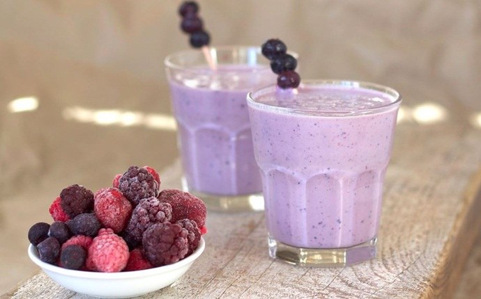 smoothie recipes for kids - berry fruit smoothie