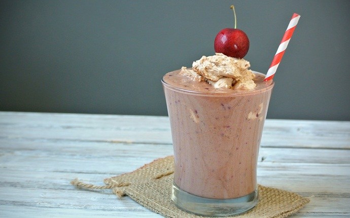 smoothie recipes for kids - chocolate cherry smoothie
