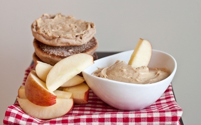 healthy snacks for teens - cream cheese and apples dip