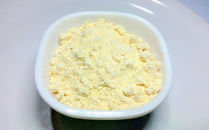 face pack for glowing skin - gram flour and turmeric pack