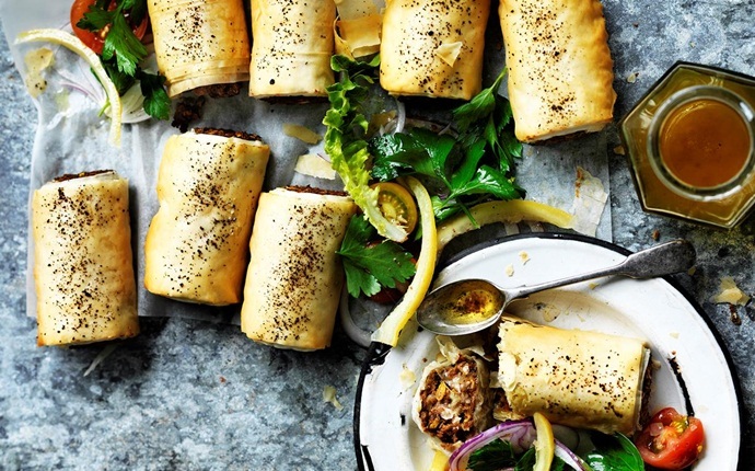 paleo snack recipes - italian-style zucchini rolls