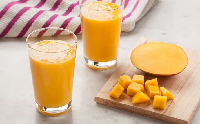 slimming smoothie recipes - mango banana smoothie
