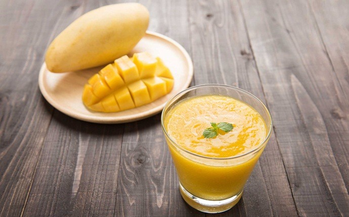 smoothie recipes for kids - mango smoothie