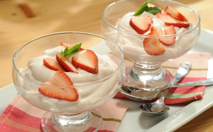 fresh strawberry recipes - merlot strawberries and whipped cream