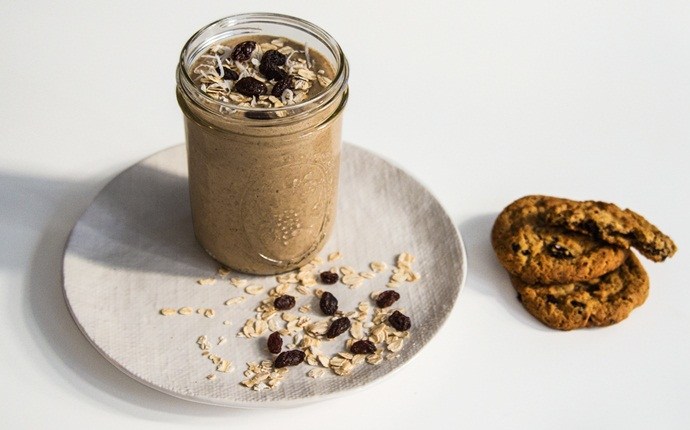 smoothie recipes for kids - oatmeal raisin