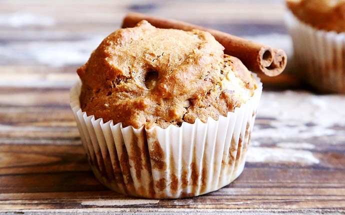 breakfast ideas for teens - apple and strawberry muffin