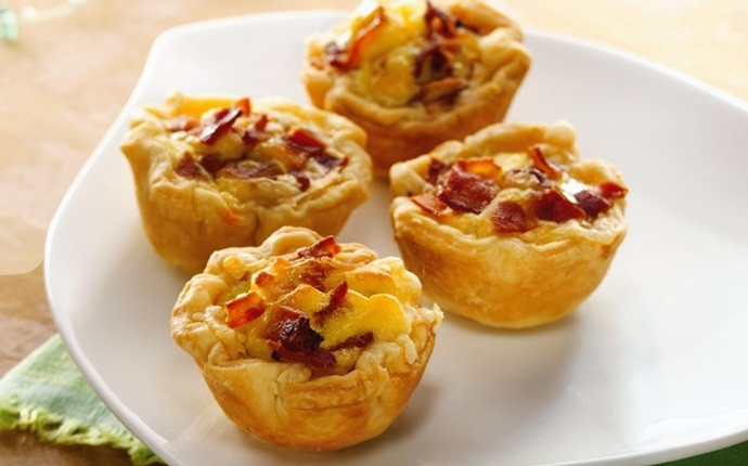 breakfast ideas for teens - cheese and mini bacon quiche