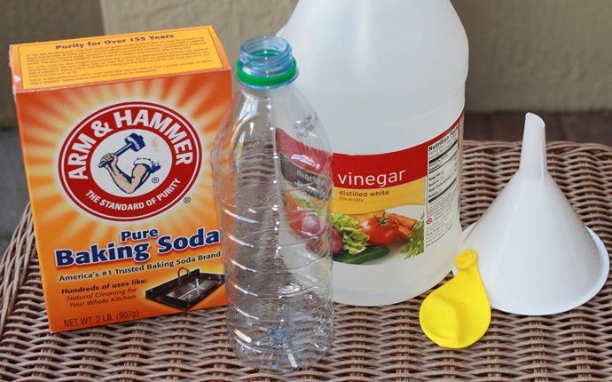 how to remove wine stains - laundry detergent and white vinegar