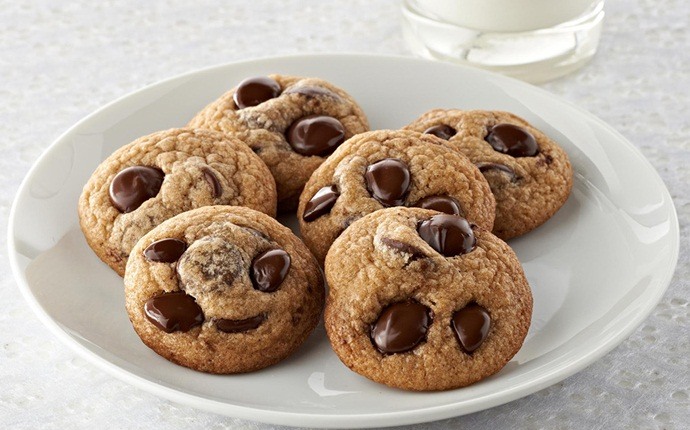 low calorie cookies - milk chocolate chip cookies