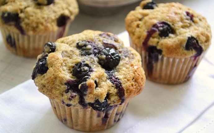 paleo breakfast recipes - simple blueberry muffins