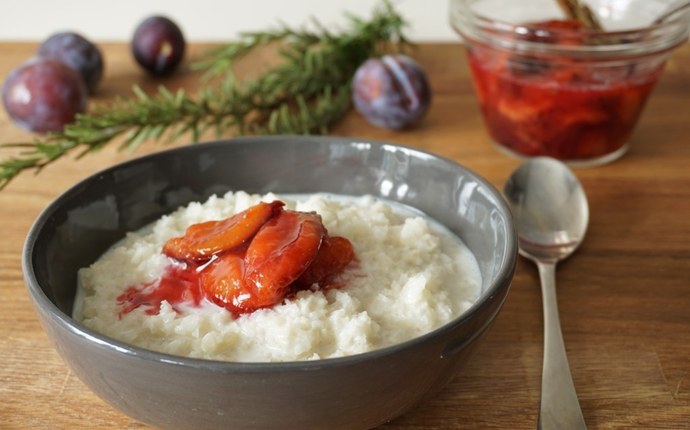 plum baby food - oats porridge with plums