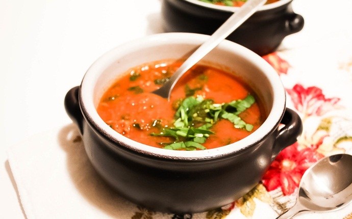 tomato soup recipes - tomato and spinach soup