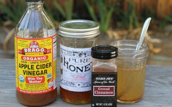 how to use apple cider vinegar for acne - apple cider vinegar with honey face mask