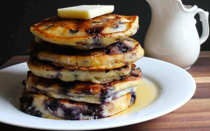 easy camping recipes - blueberry maple pancakes