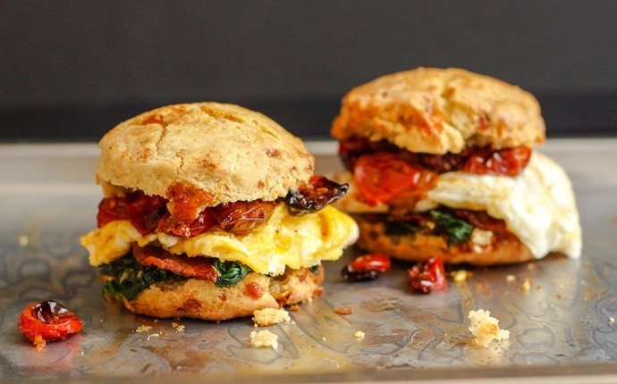 easy camping recipes - breakfast sandwiches