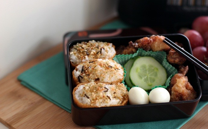 bento box lunch ideas - chicken strips and rice with vegetable bento box