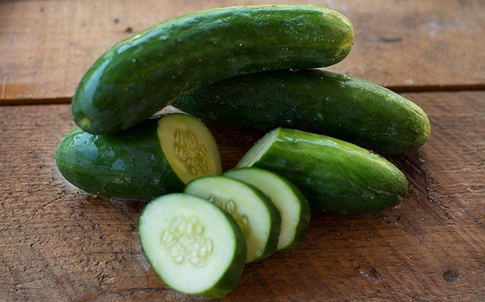 how to get clear skin - cucumber