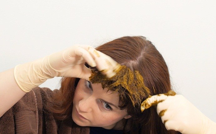 how to dye hair naturally - steps for henna hair dye