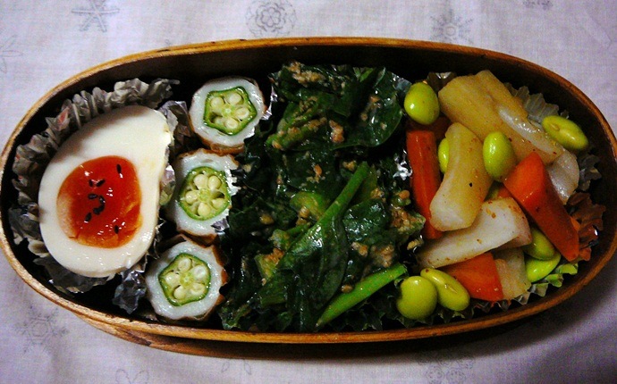 bento box lunch ideas - vegetable and fish bento box