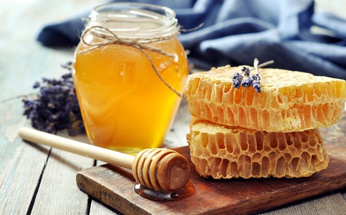 how to lighten dark inner thighs - baking soda, milk, and honey
