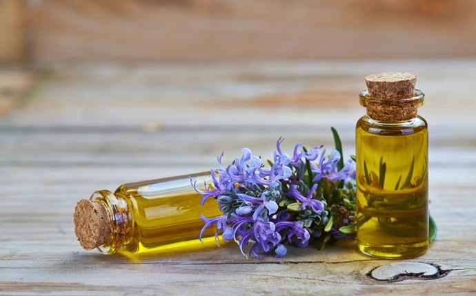 how to cure numbness - massage with rosemary oil