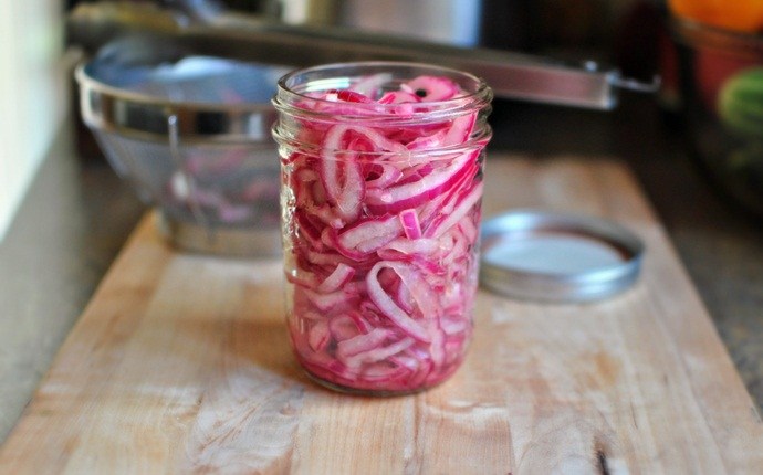 home canning recipes - pickled red onions