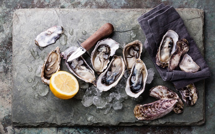 foods high in zinc - oysters