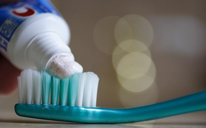 how to remove hair dye - toothpaste